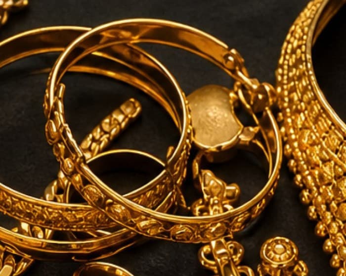 Gold jewellery used to estimate value on the Hatton Garden gold calculator